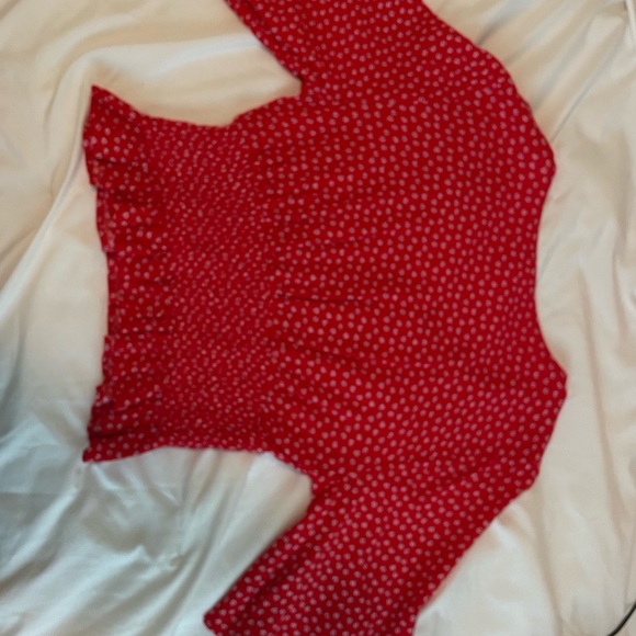 Red blouse - Picture 4 of 6